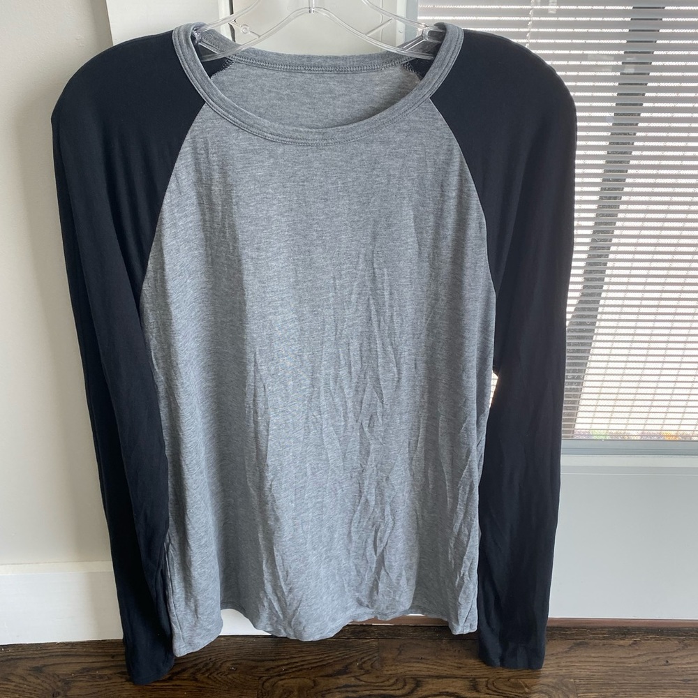 Gray and Black long sleeve Lululemon shirt
